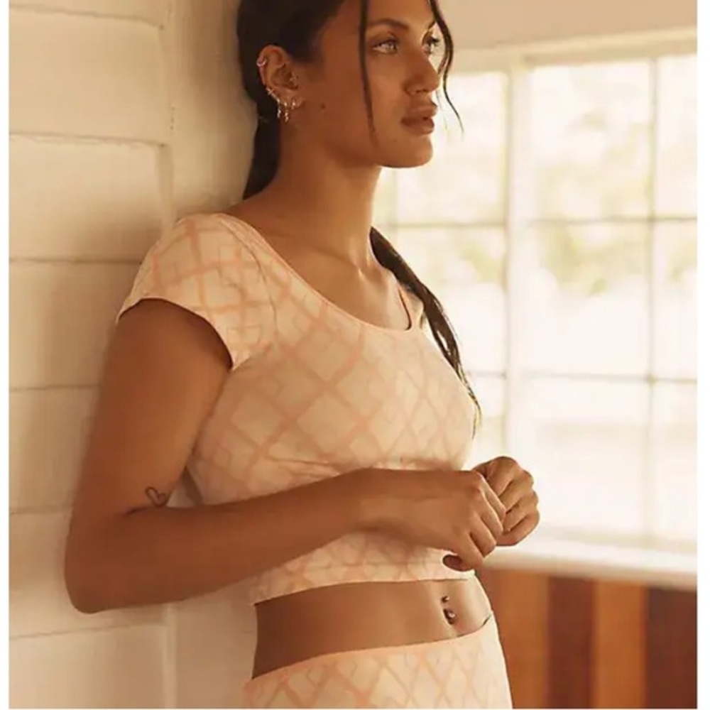 Anthropologie LyreBird Peach Argyle Seamless Baby Tee